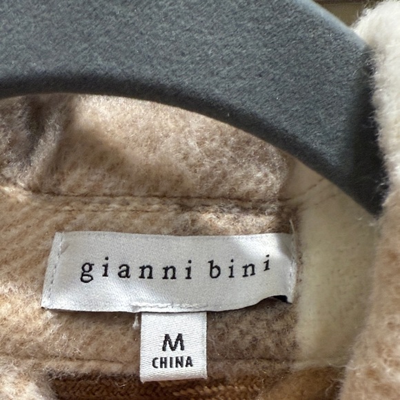 Plaid Tan and Cream Women’s Jacket - Picture 2 of 3